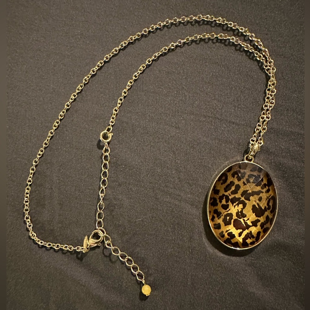 Avon Leopard Print Pendant Necklace